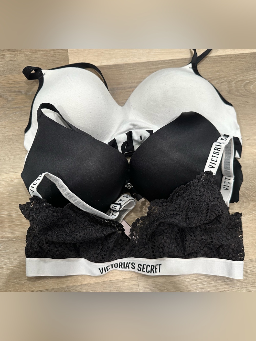 Victoria's Secret Black Push Up Bra and Bralette, White Tshirt Bra Lot Bundle